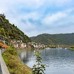 Uferglueck An Der Mosel